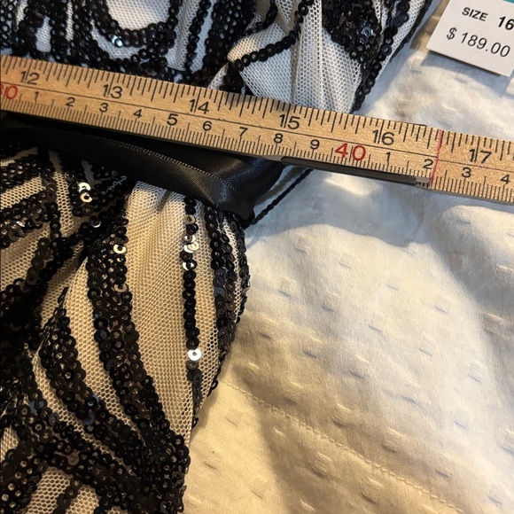 R&M Richards Black and Silver Sequin Maxi Gown Size 16 NWT - Picture 9 of 10